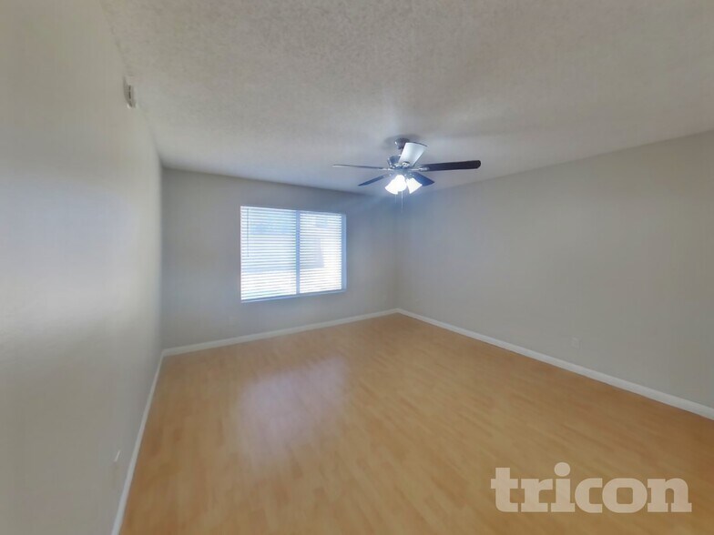 Building Photo - 3613 W Oakland St