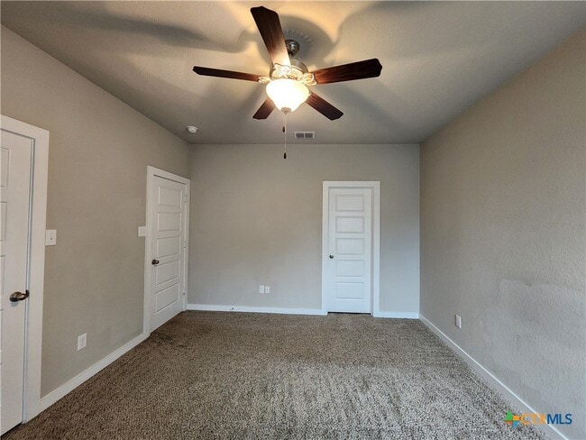 Building Photo - 506 Creekside Frst