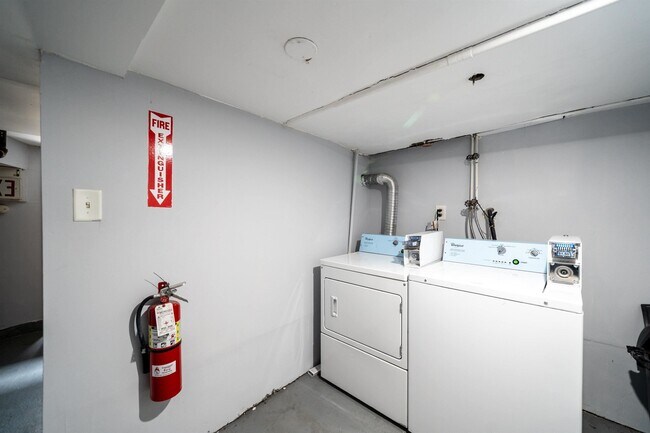 Building Photo - 108 Adams St