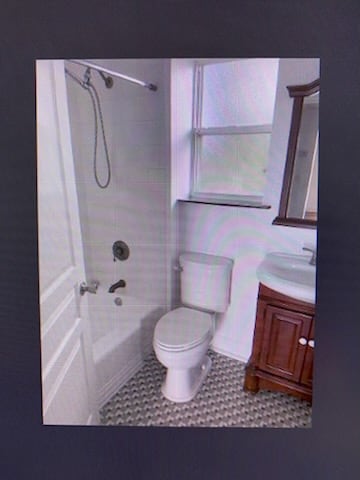 Building Photo - 7 Oak St