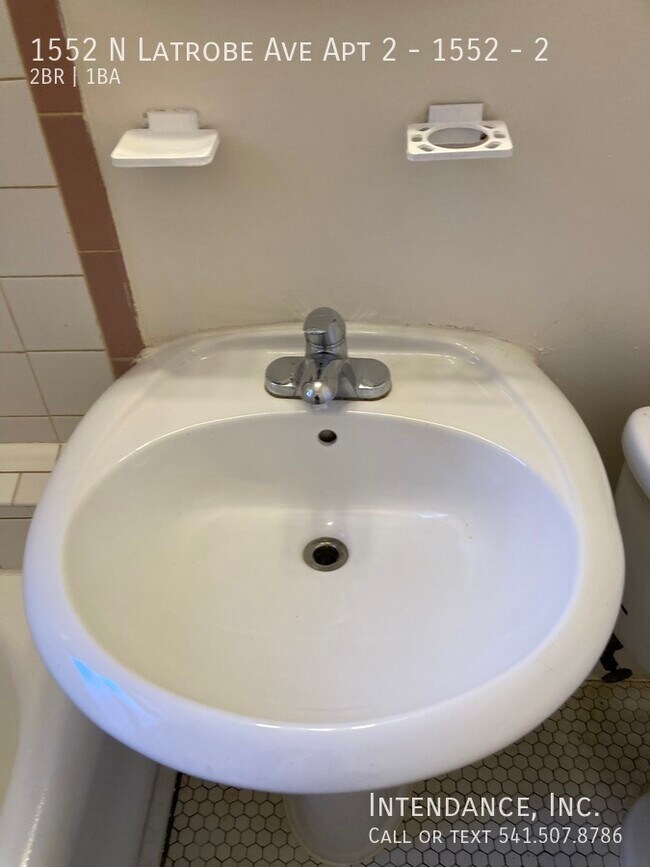 Building Photo - 1552 N Latrobe Ave