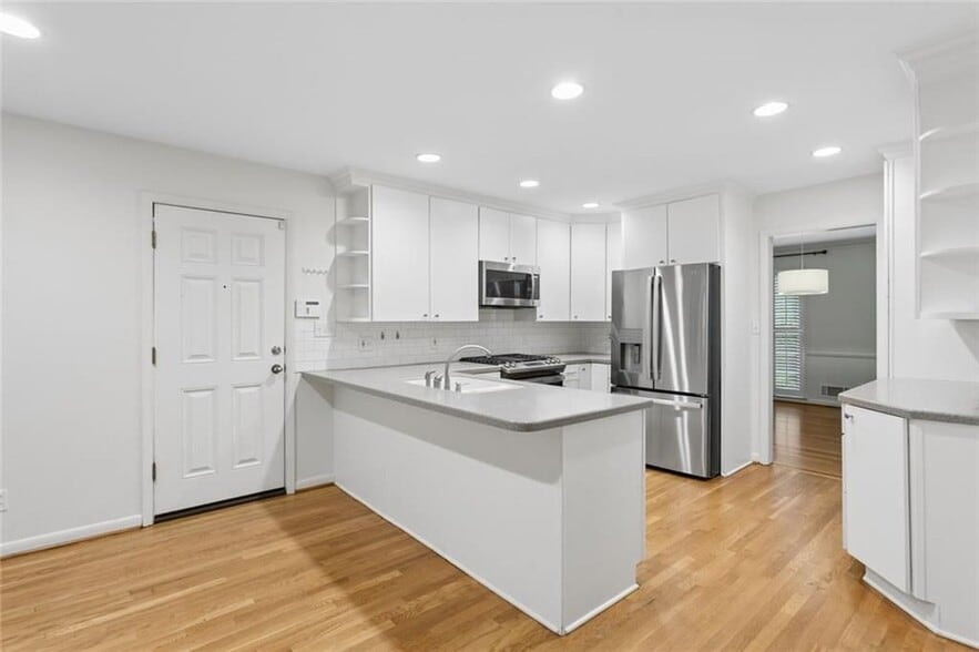 Building Photo - 4775 Merlendale Ct NW