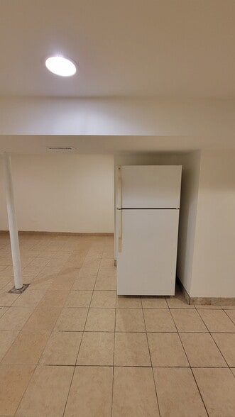 Refrigerator - 3719 S Damen Ave