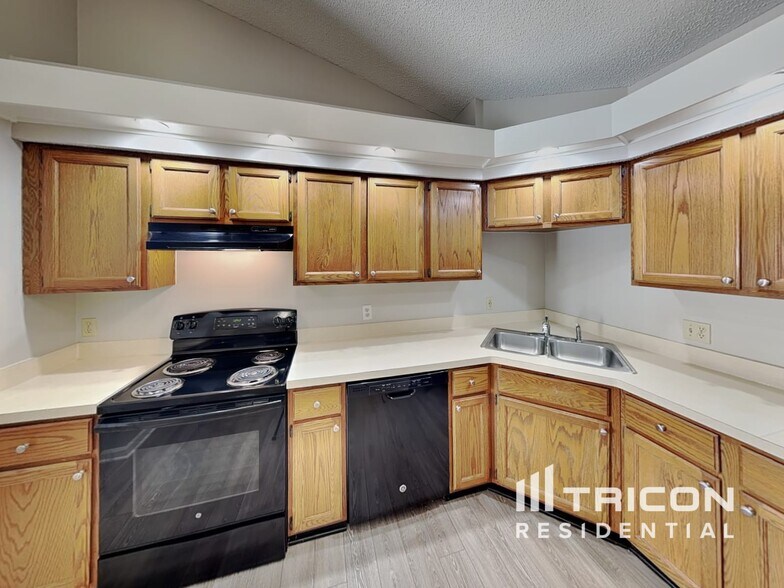 Building Photo - 1850 Yukon Ct