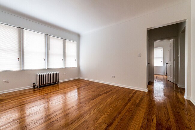 Building Photo - 1516 W 78th
