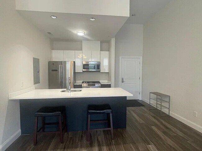 Building Photo - 1022 Hancock St