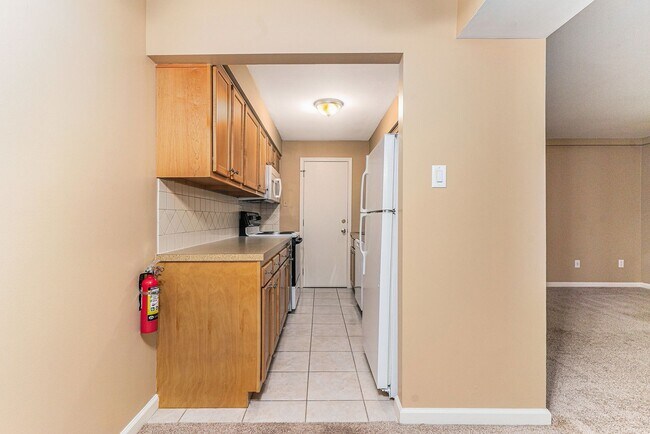 Building Photo - Almont Terrace Apartments