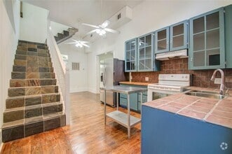 Building Photo - 5311 Palmetto St