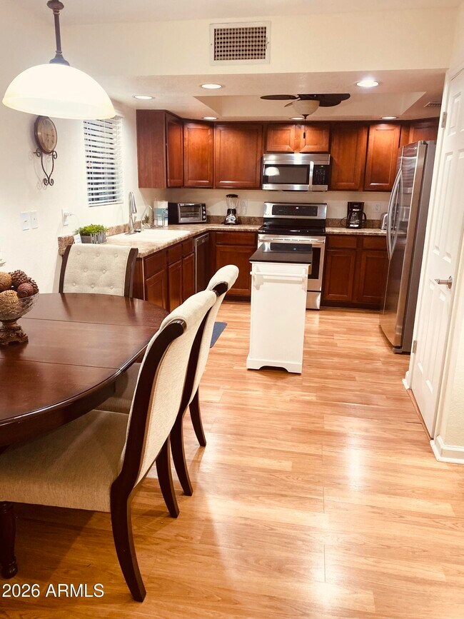 Building Photo - 12222 N Paradise Vlg Pkwy S