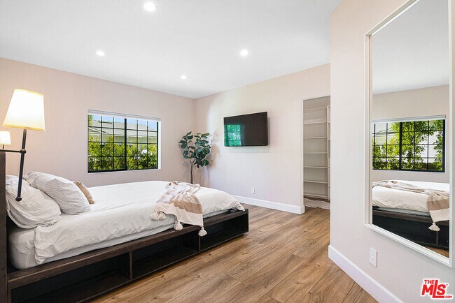 Building Photo - 13220 Erwin St