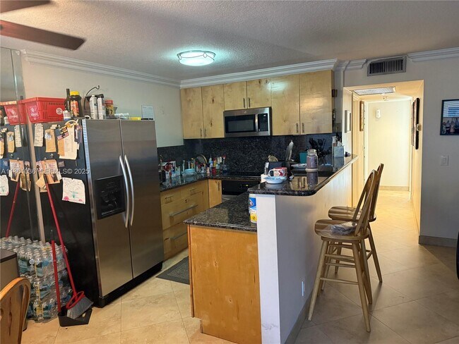 Building Photo - 1401 SW 135th Terrace