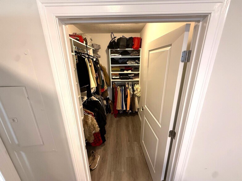 Building Photo - 320 Middlesex Ave