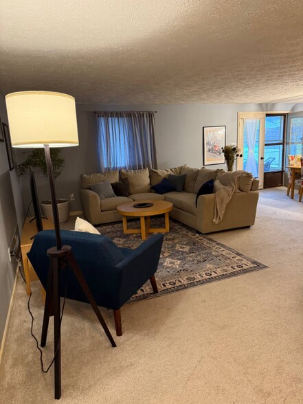 Building Photo - 8056 Pebble Creek Ct