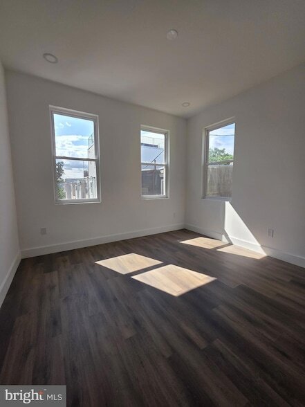 Building Photo - 1520 S 22nd St