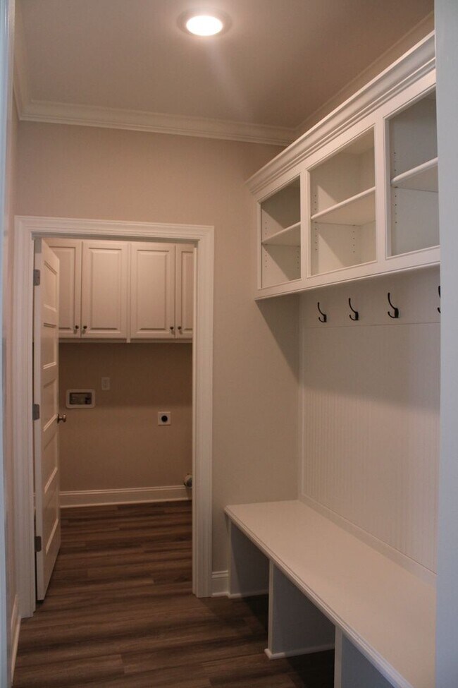 Building Photo - 4847 Jamestown Dr NW