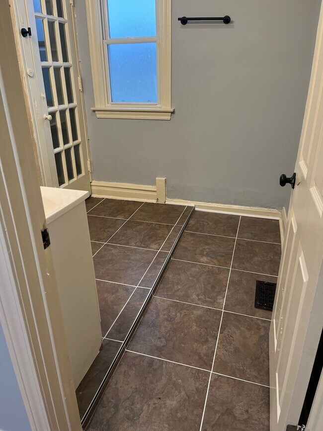 Building Photo - 8153 S Exchange Ave