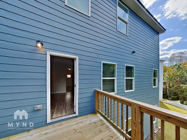 Building Photo - 386 Springwater Wy