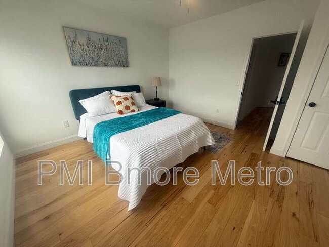 Building Photo - 1756 E North Ave