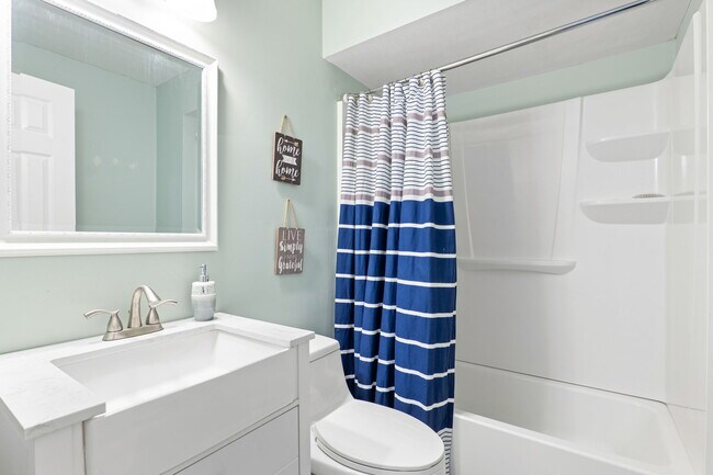 Building Photo - 801 Young Ave NW