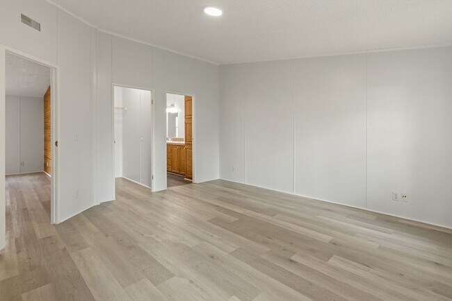 Building Photo - 16474 N Emerson Cir