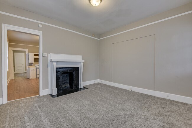 Building Photo - 104 Ellis St