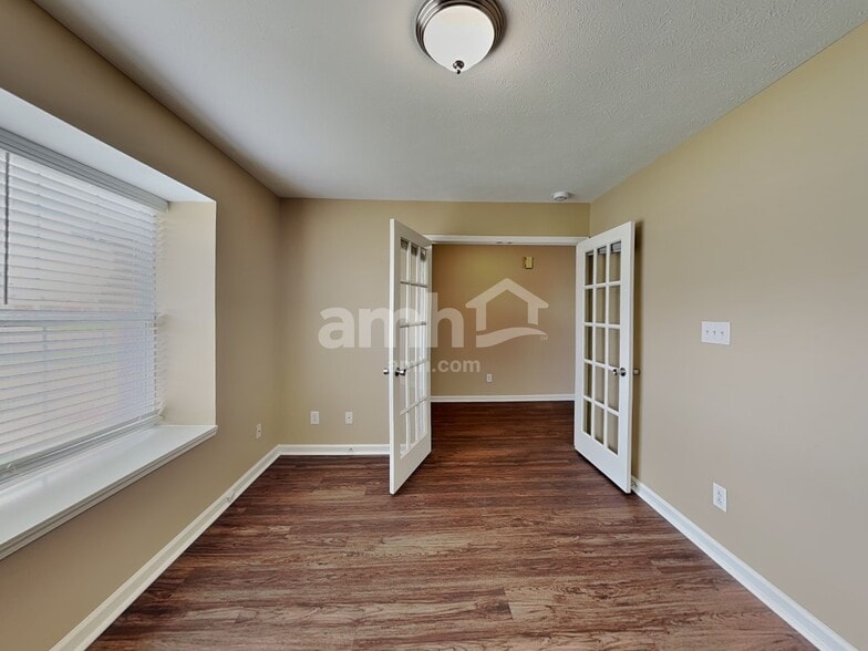 Building Photo - 829 Stonehenge Way