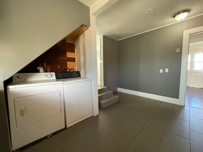 Kitchen - 1230 Burnett St