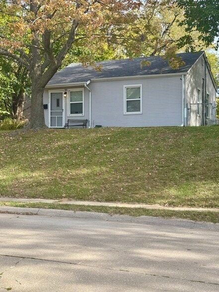Building Photo - 1717 Mound St