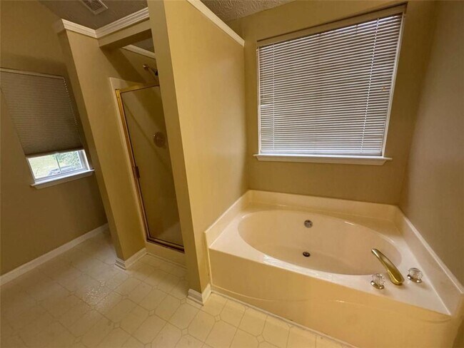 Building Photo - 1060 Litchfield Way SW