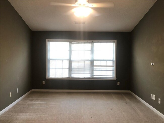 Building Photo - 5871 Haterleigh Dr