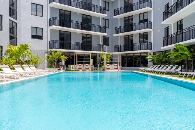 Building Photo - 1005 Spring Garden Rd