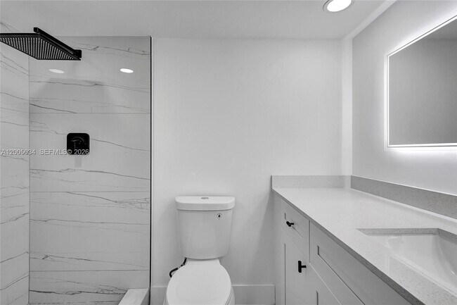 Building Photo - 3091 N Course Dr