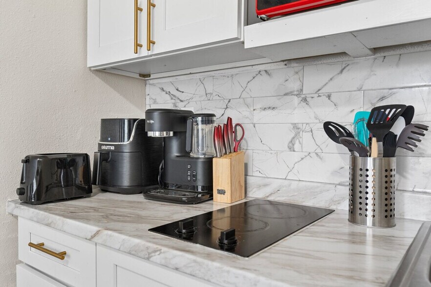 Building Photo - 3602 E Chelsea St