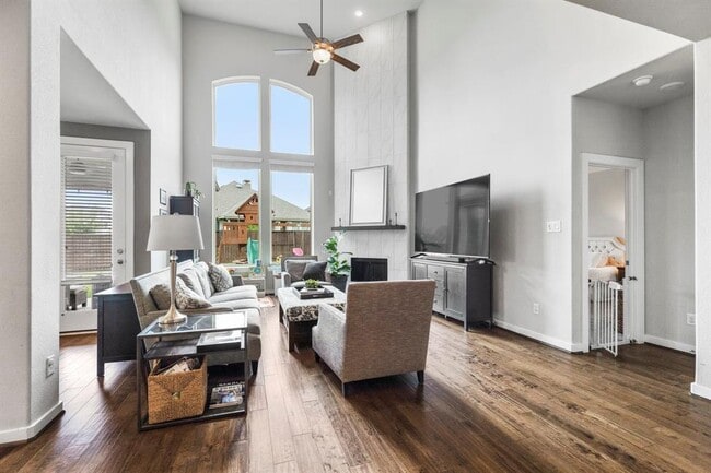 Building Photo - 2603 Country Ln