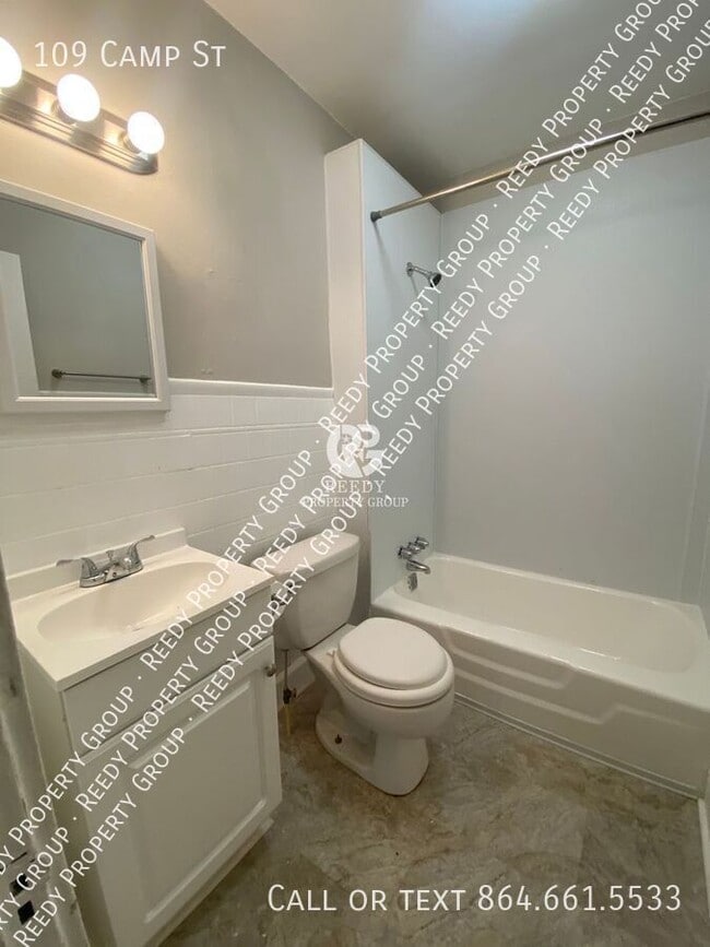 Building Photo - 109 Camp St