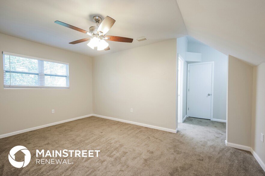 Building Photo - 17144 Phlox Dr