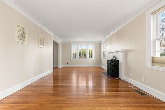 Building Photo - 25 Allen Ave