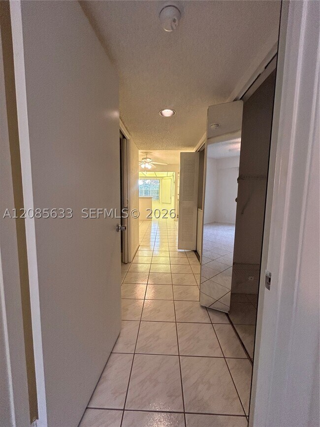 Building Photo - 1351 SW 125th Ave