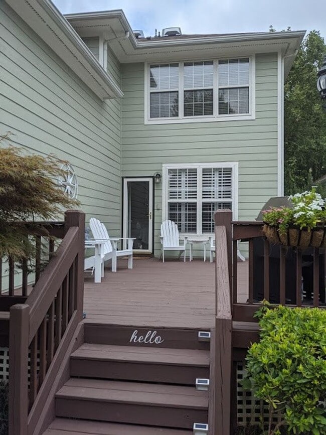Building Photo - Birkdale Village with Fenced Yard-Huntersv...