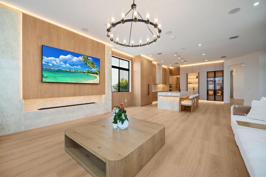 Building Photo - 5735 SW 104th Ter