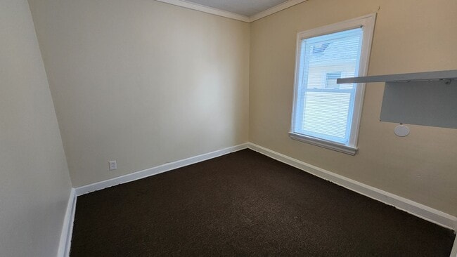 Building Photo - 4646 Blythin Rd