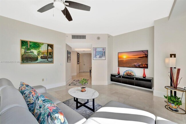 Building Photo - 333 Las Olas Way