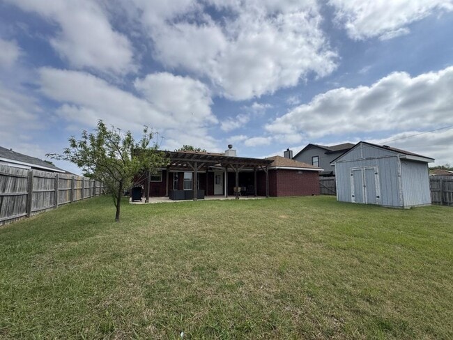 Building Photo - 806 James Loop