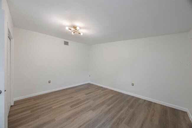 Building Photo - 5481 47th Ave N