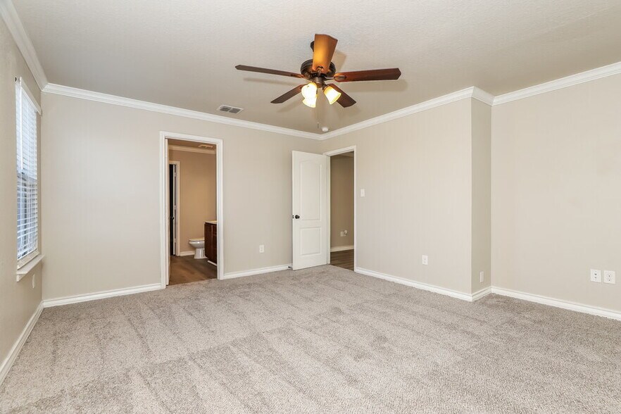 Building Photo - 7727 Heavenly Arbor