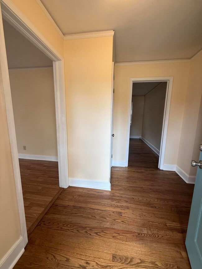 Building Photo - 119 Woodside Rd