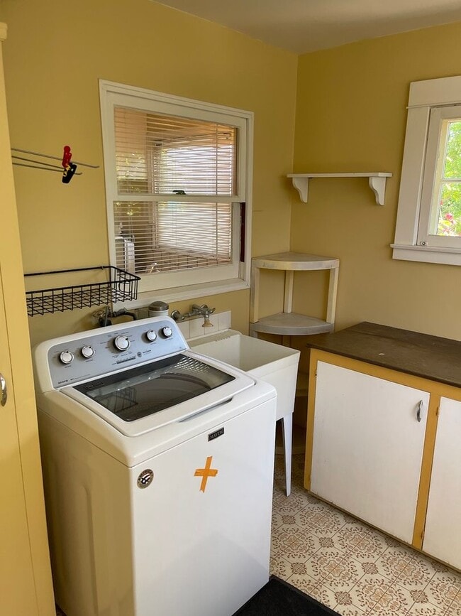 Building Photo - Chula Vista 4.5 Bedrooms and 3 Bathrooms -...