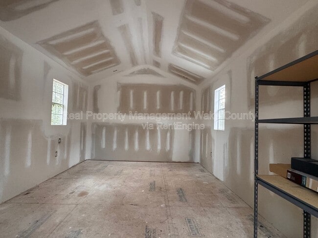 Building Photo - 1505 Axum Rd