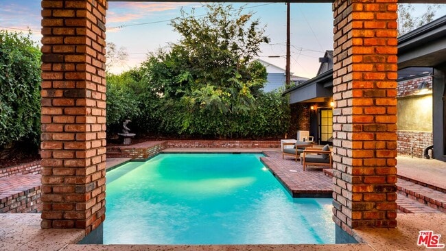 Building Photo - 4559 Morella Ave