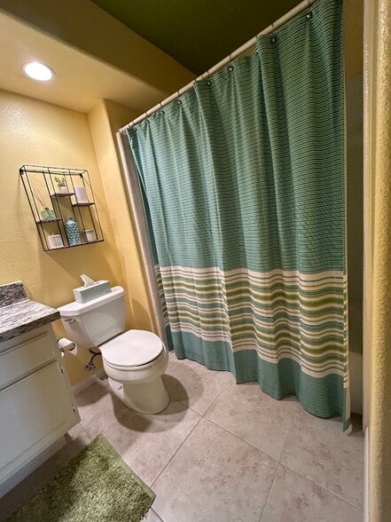 Bathroom #3 - 3 Alicante